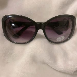Black Framed Sunglasses